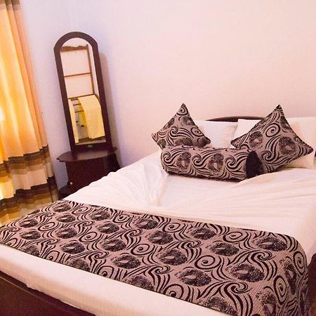 Iduwara Guest Apartment Сигирия Екстериор снимка